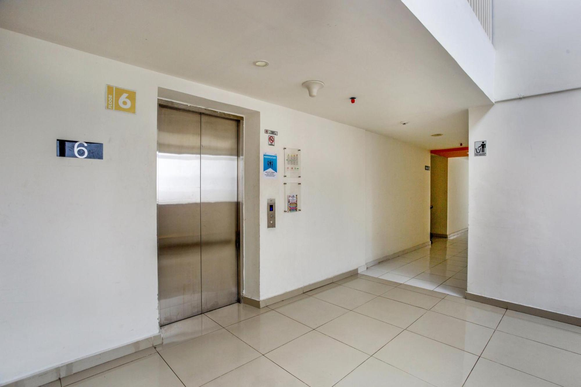 Oyo 3247 Afira Rooms Aeropolis تانجيرانغْ المظهر الخارجي الصورة